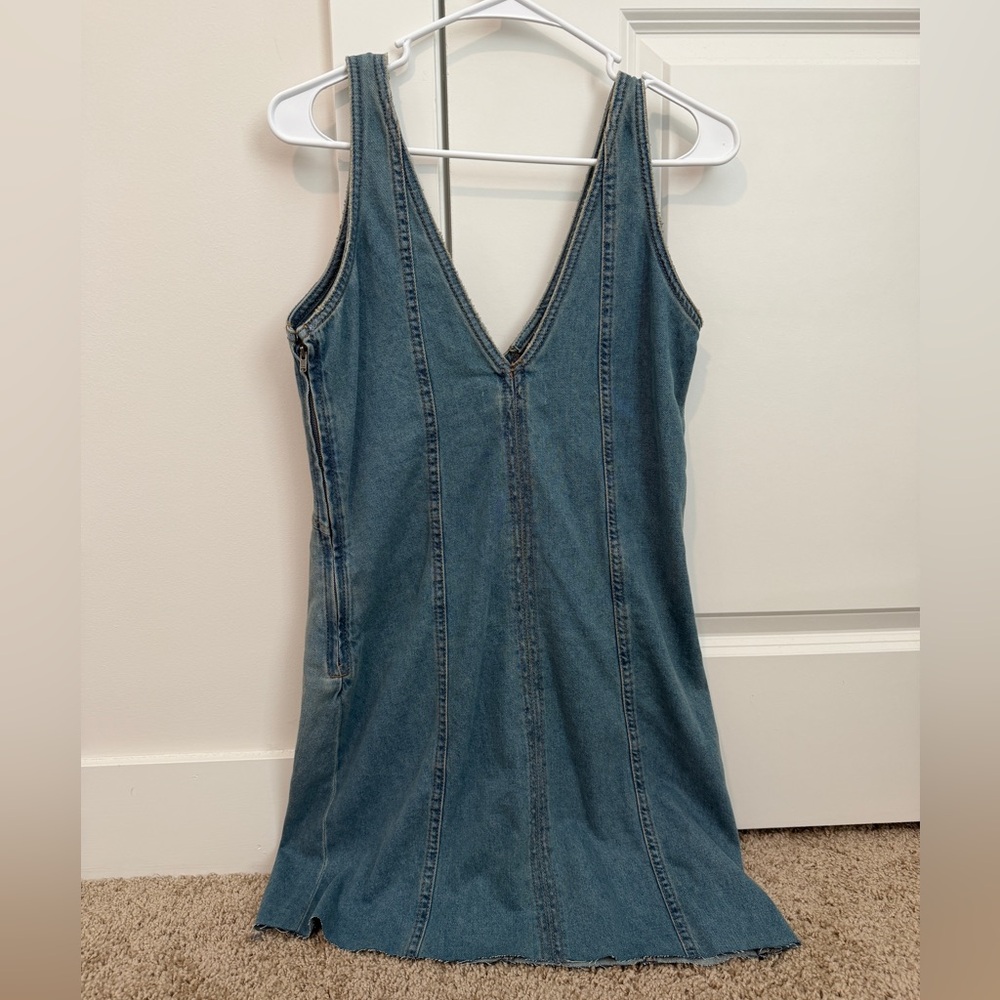 Denim V-Neck Sleeveless Dress - Picture 2 of 3